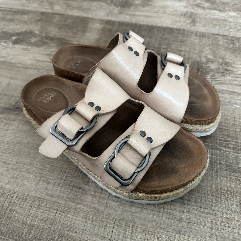 Time and tru platform sandals